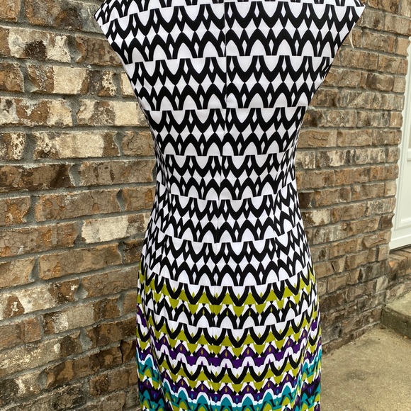 Multi color dress - Picture 3 of 5